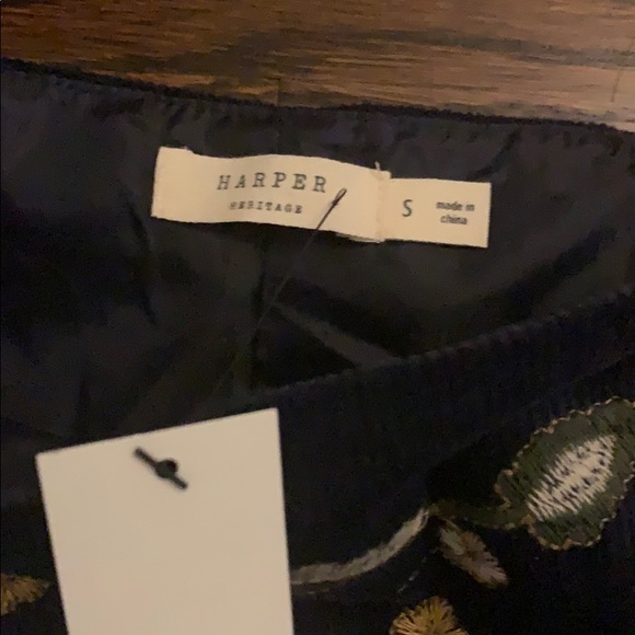 Embroidered corduroy mini skirt - Picture 2 of 3